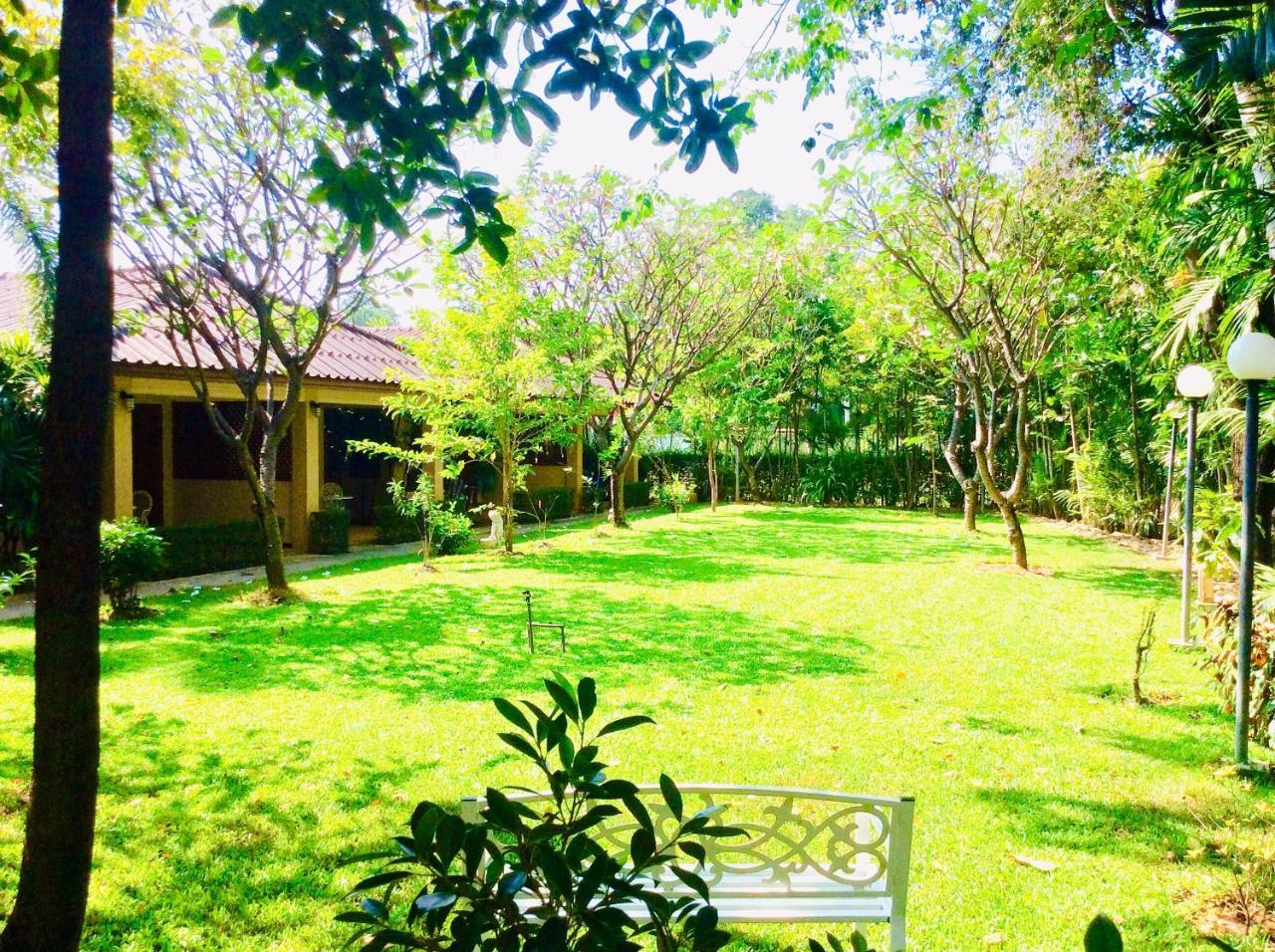 The Nine Guest House Kanchanaburi Exterior foto