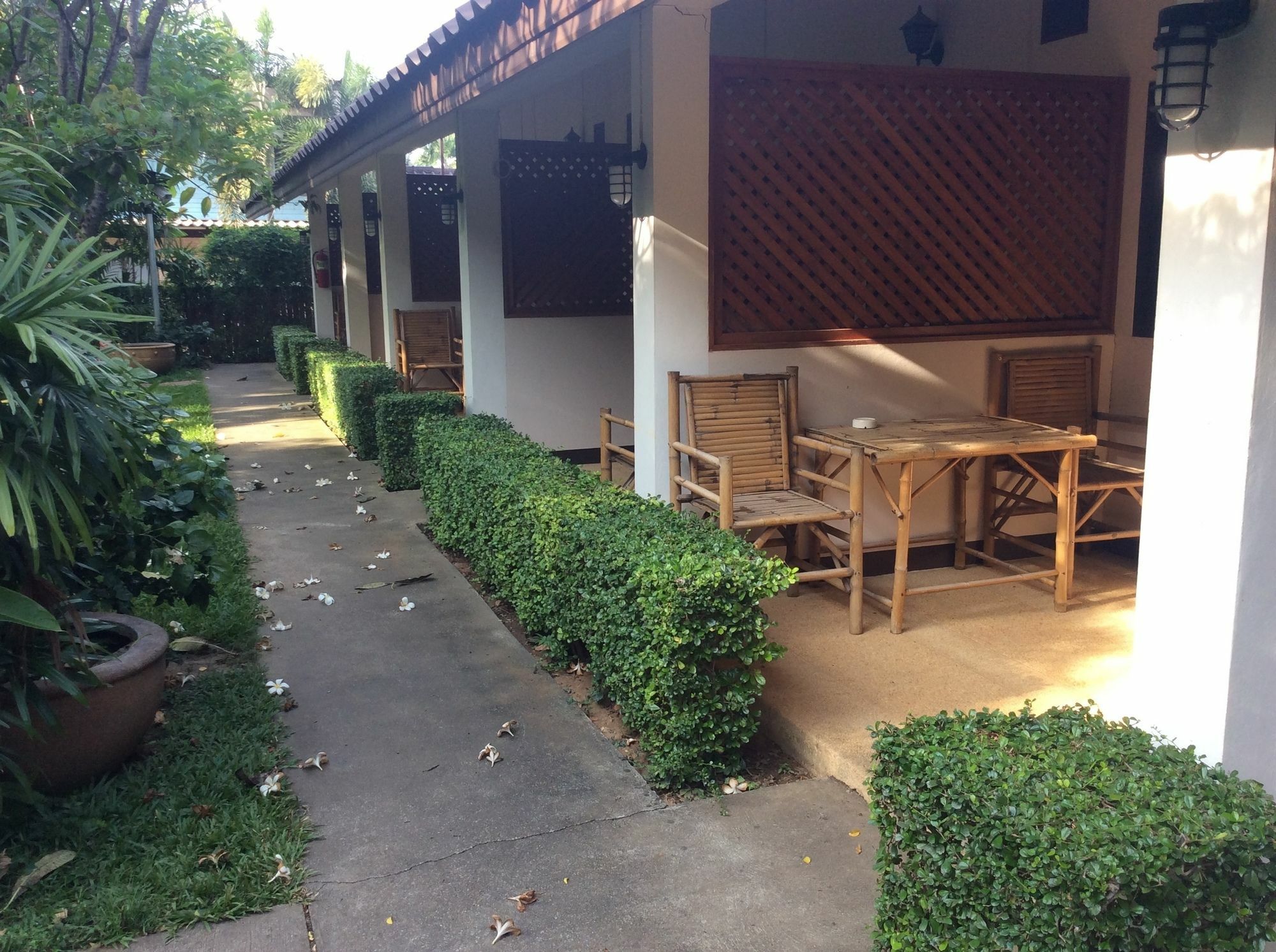 The Nine Guest House Kanchanaburi Exterior foto